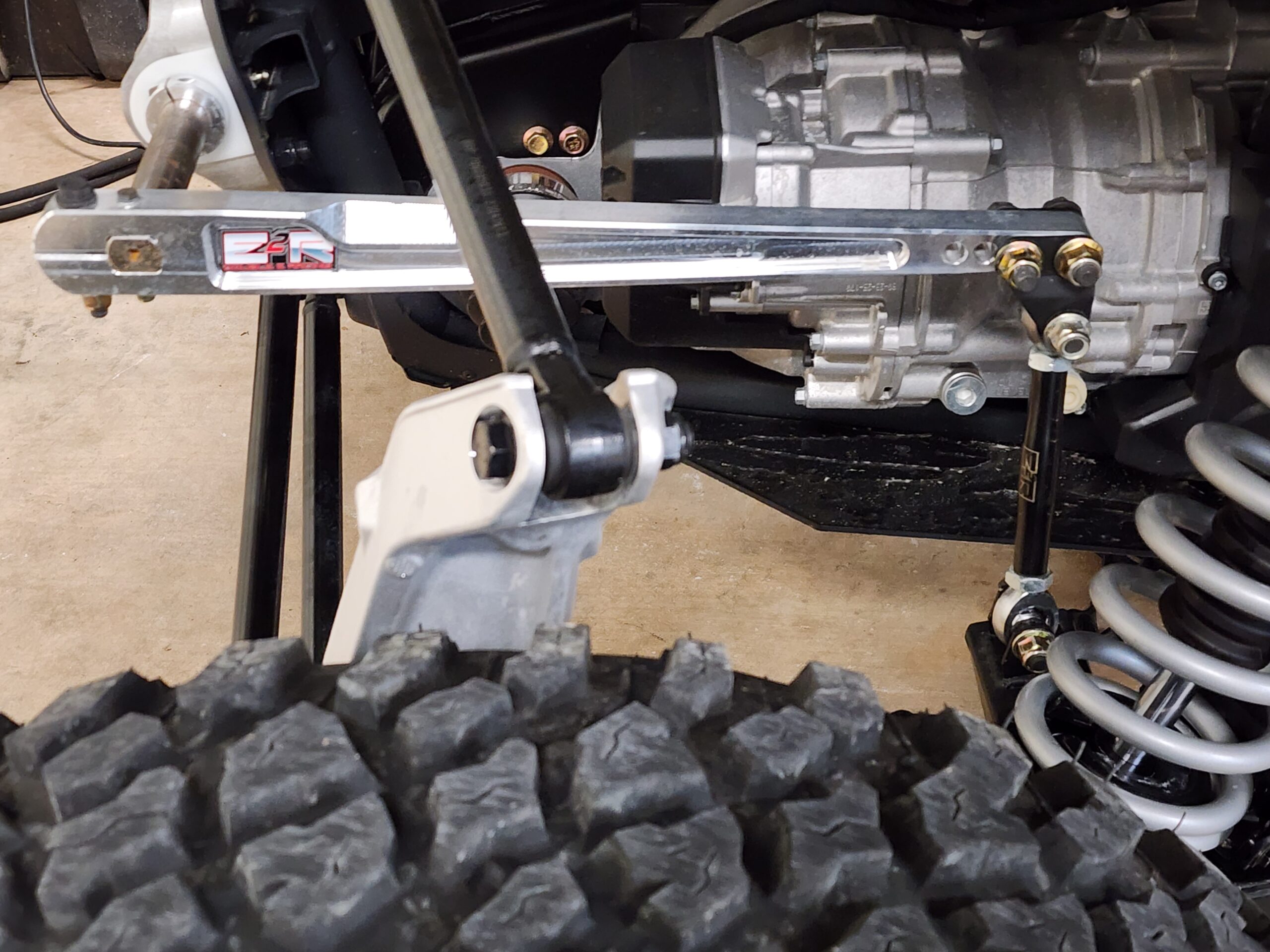 Maverick R Sway Bar w/ Links